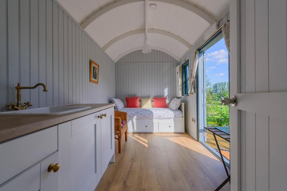 Hawthorn Hut Kilkenny Glamping At Jenkinstown House Hotel Jenkinstown Park ภายนอก รูปภาพ