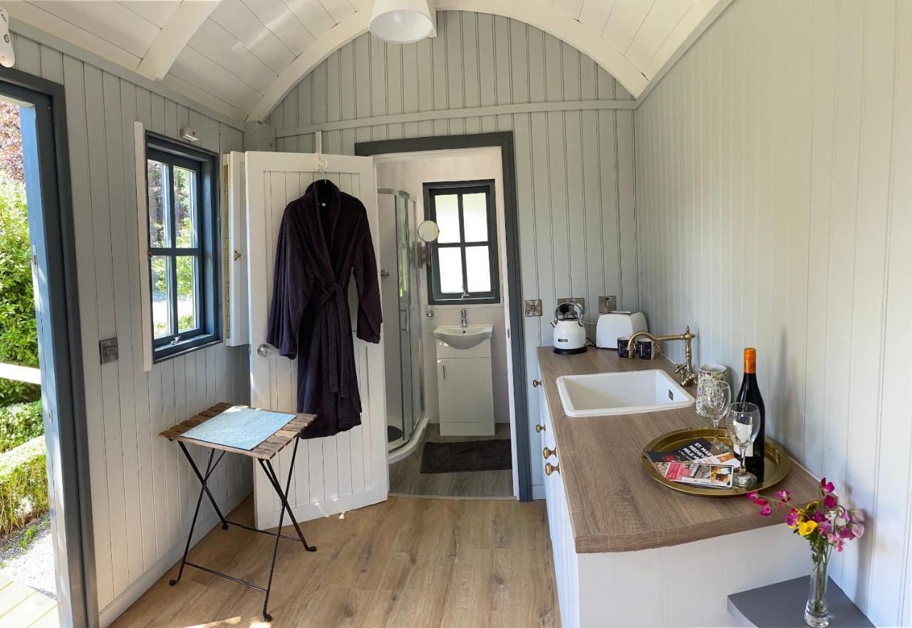 Hawthorn Hut Kilkenny Glamping At Jenkinstown House Hotel Jenkinstown Park ภายนอก รูปภาพ