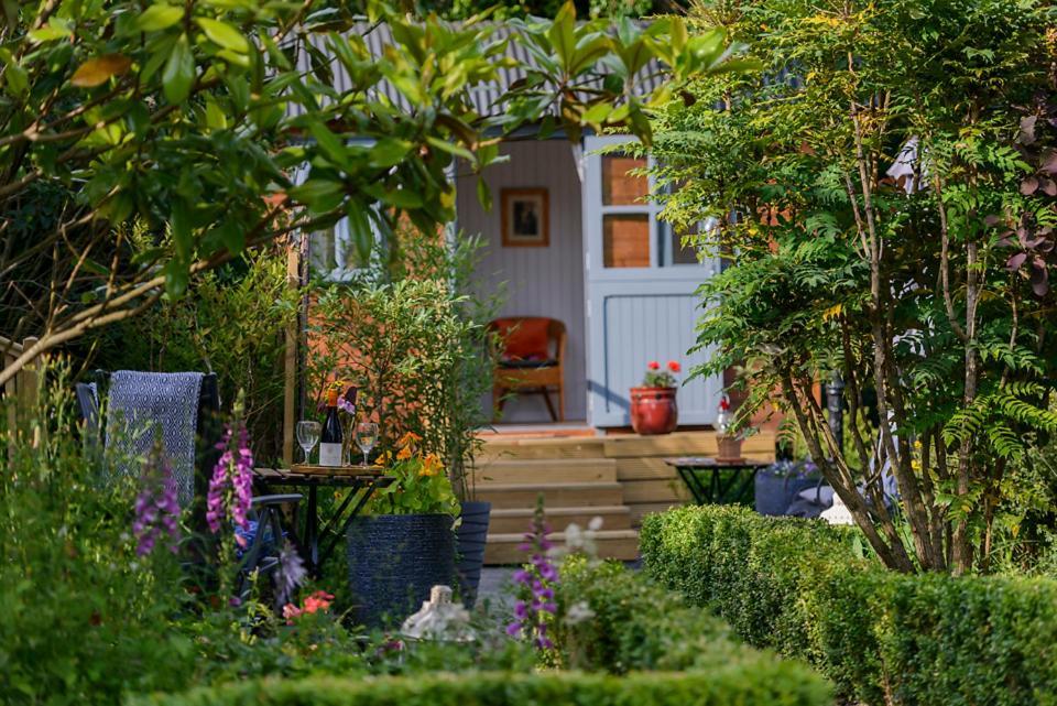 Hawthorn Hut Kilkenny Glamping At Jenkinstown House Hotel Jenkinstown Park ภายนอก รูปภาพ